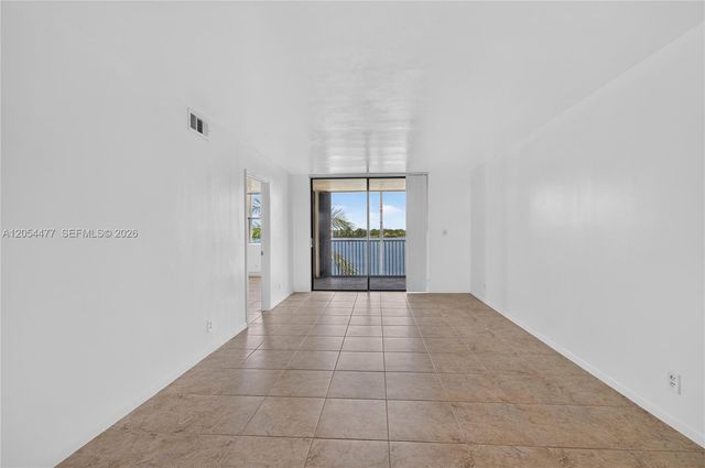 117 Lake Emerald Drive 408, Oakland Park, FL 33309