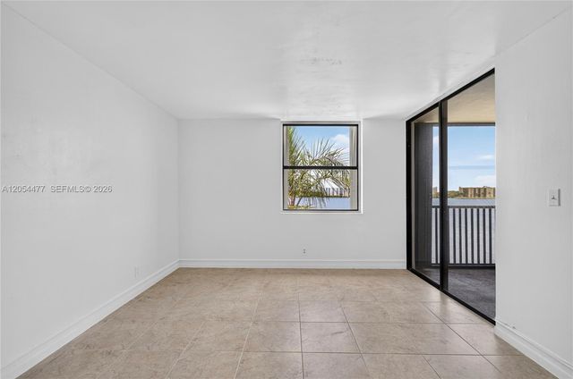 117 Lake Emerald Drive 408, Oakland Park, FL 33309