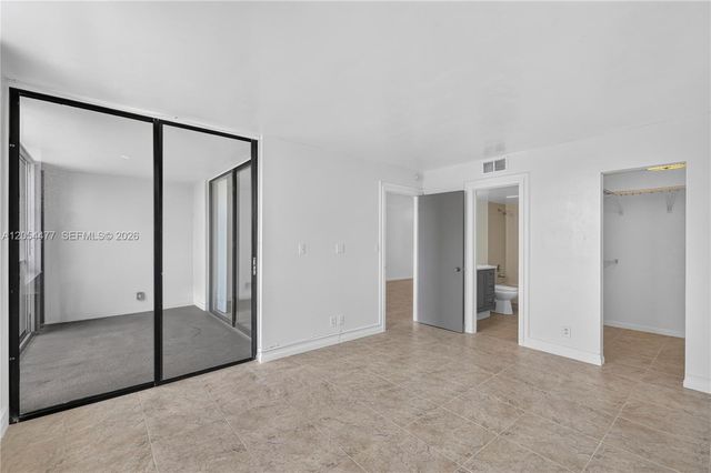 117 Lake Emerald Drive 408, Oakland Park, FL 33309