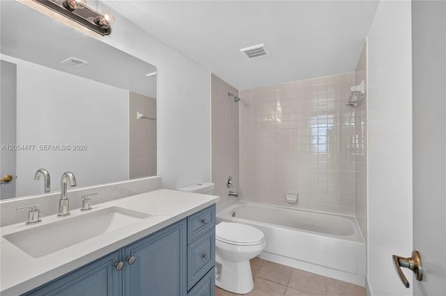 117 Lake Emerald Drive 408, Oakland Park, FL 33309