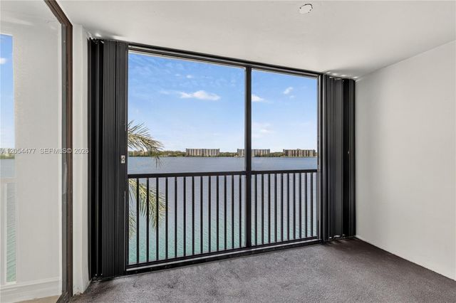 117 Lake Emerald Drive 408, Oakland Park, FL 33309