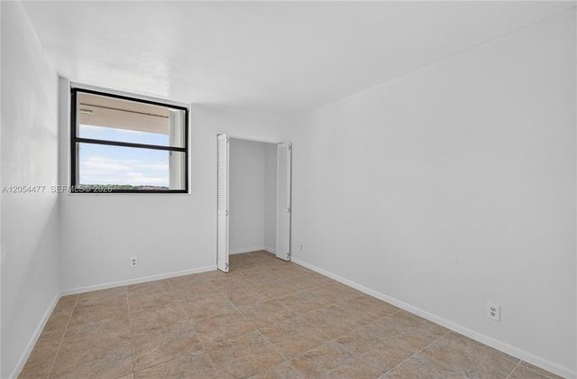 117 Lake Emerald Drive 408, Oakland Park, FL 33309