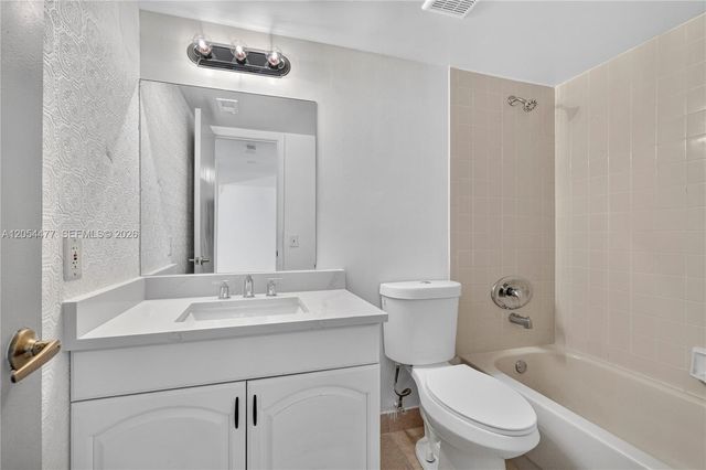 117 Lake Emerald Drive 408, Oakland Park, FL 33309