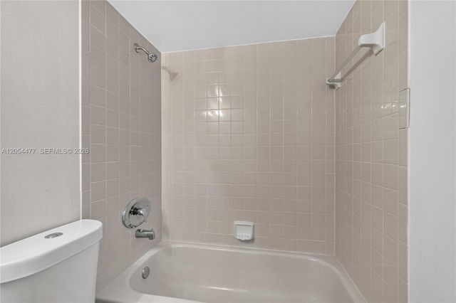 117 Lake Emerald Drive 408, Oakland Park, FL 33309