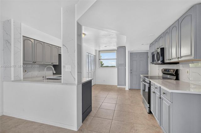 117 Lake Emerald Drive 408, Oakland Park, FL 33309