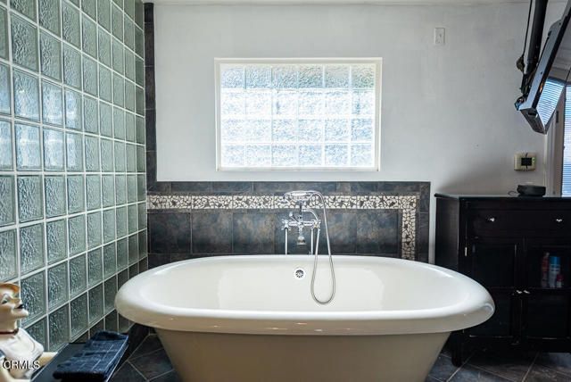 251 Asta Court, Thousand Oaks, CA 91320