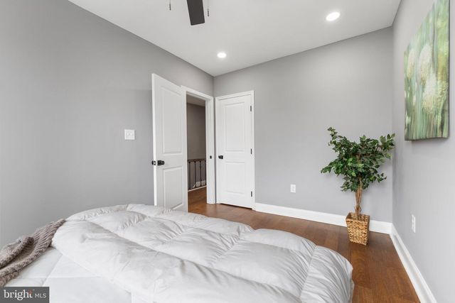 914 5TH ST NE, Washington, DC 20002