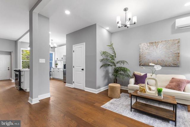 914 5TH ST NE, Washington, DC 20002