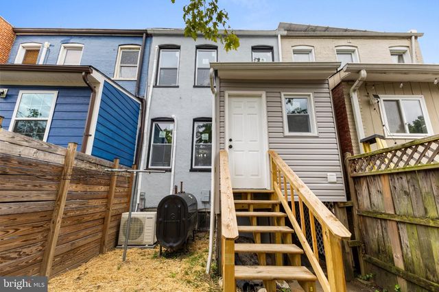 914 5TH ST NE, Washington, DC 20002