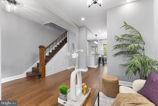 914 5TH ST NE, Washington, DC 20002