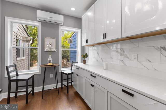 914 5TH ST NE, Washington, DC 20002