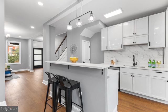 914 5TH ST NE, Washington, DC 20002