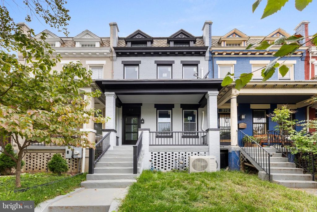 914 5TH ST NE, Washington, DC 20002