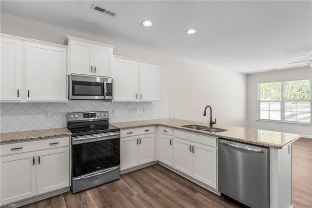 5871 Crestlawn Court, Pfafftown, NC 27040
