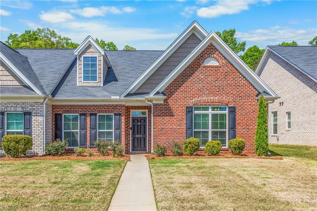 5871 Crestlawn Court, Pfafftown, NC 27040