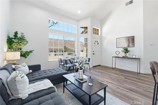 51 Abrazo Aisle 169, Irvine, CA 92614