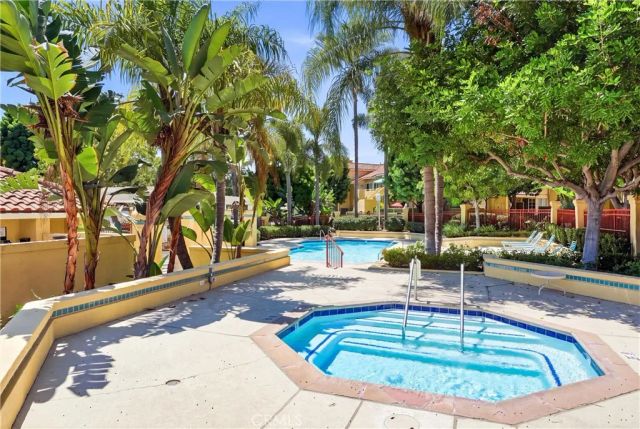 51 Abrazo Aisle 169, Irvine, CA 92614
