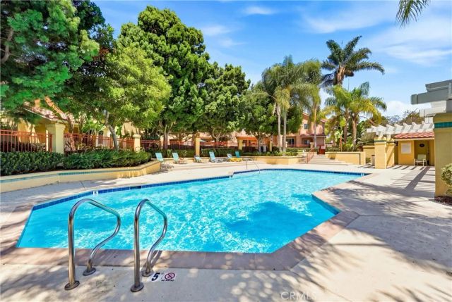 51 Abrazo Aisle 169, Irvine, CA 92614