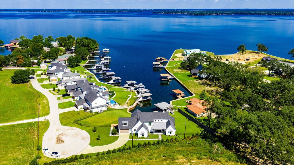 2649 Homestead Court, Tool, TX 75143