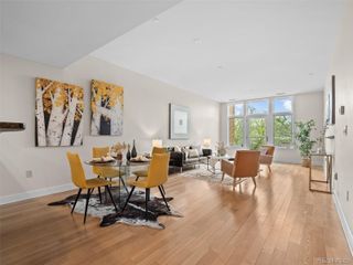 7220 W Bonfils Lane 205, Lakewood, CO 80226