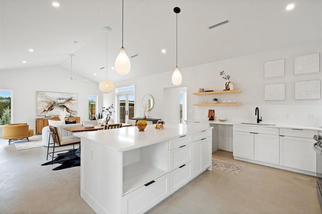 2 Shilo CIR, Wimberley, TX 78676