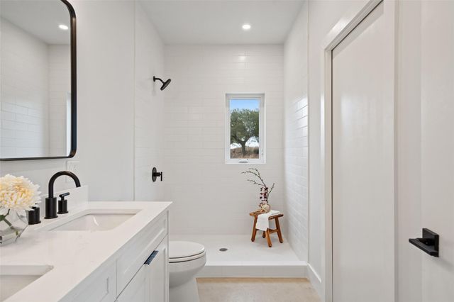 2 Shilo CIR, Wimberley, TX 78676