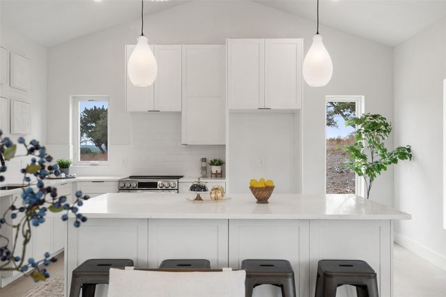 2 Shilo CIR, Wimberley, TX 78676