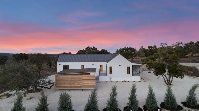 2 Shilo CIR, Wimberley, TX 78676