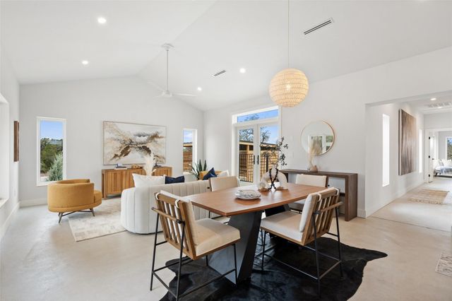 2 Shilo CIR, Wimberley, TX 78676