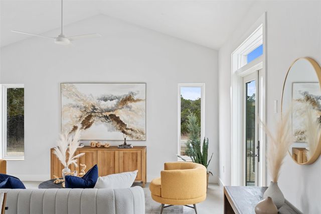 2 Shilo CIR, Wimberley, TX 78676