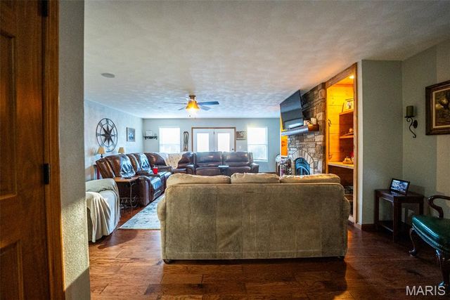 3709 State Route 15, Freeburg, IL 62243