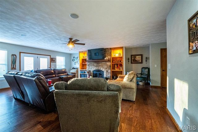 3709 State Route 15, Freeburg, IL 62243