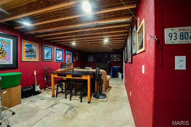 3709 State Route 15, Freeburg, IL 62243