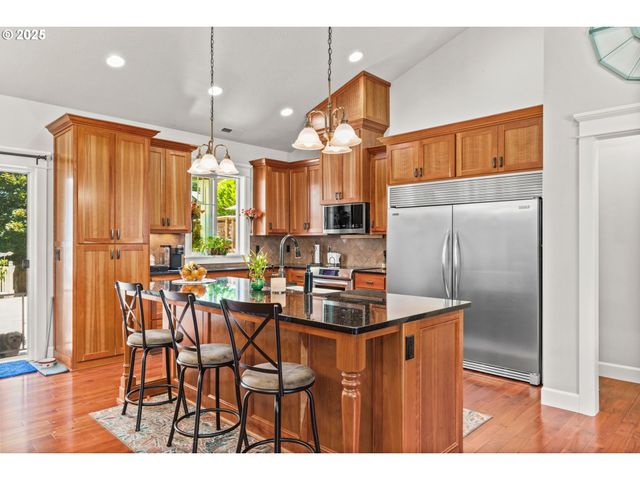 87957 10TH St, Veneta, OR 97487