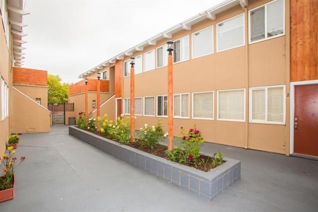 739 N Amphlett Boulevard, San Mateo, CA 94401