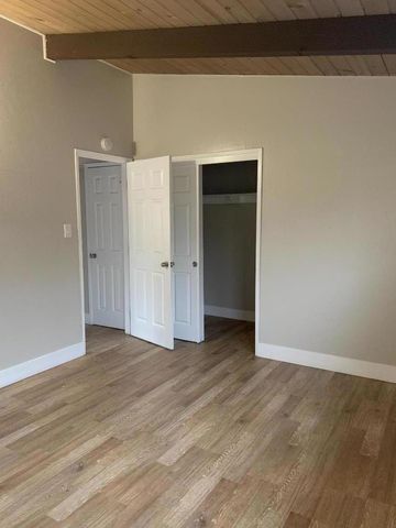 739 N Amphlett Boulevard, San Mateo, CA 94401