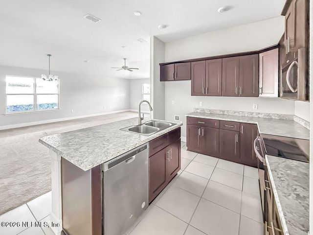 100 RIVERTOWN Road, Palm Coast, FL 32137