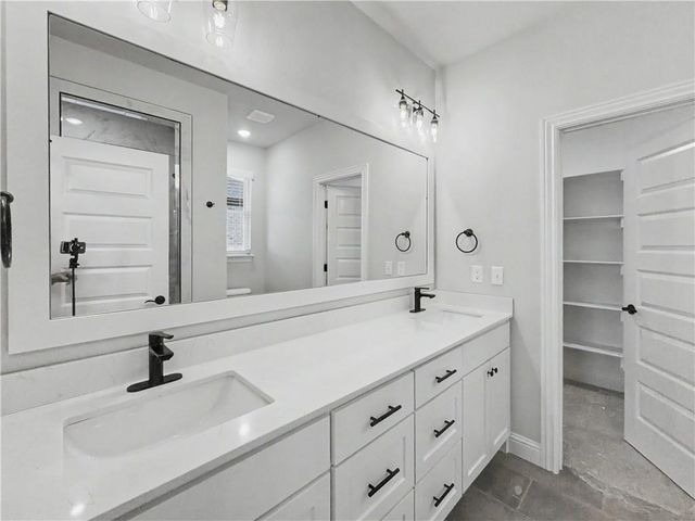6805 SW Basswood Avenue, Bentonville, AR 72713