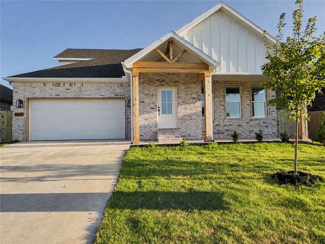 6805 SW Basswood Avenue, Bentonville, AR 72713