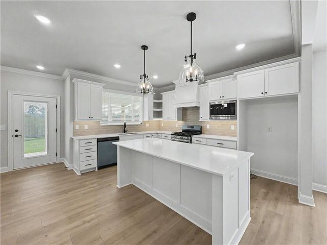 6805 SW Basswood Avenue, Bentonville, AR 72713