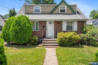 10 Greenwich Street, Bergenfield, NJ 07621