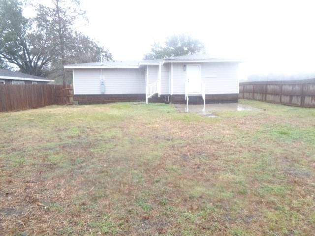 917 Temple Drive, Hitchcock, TX 77563