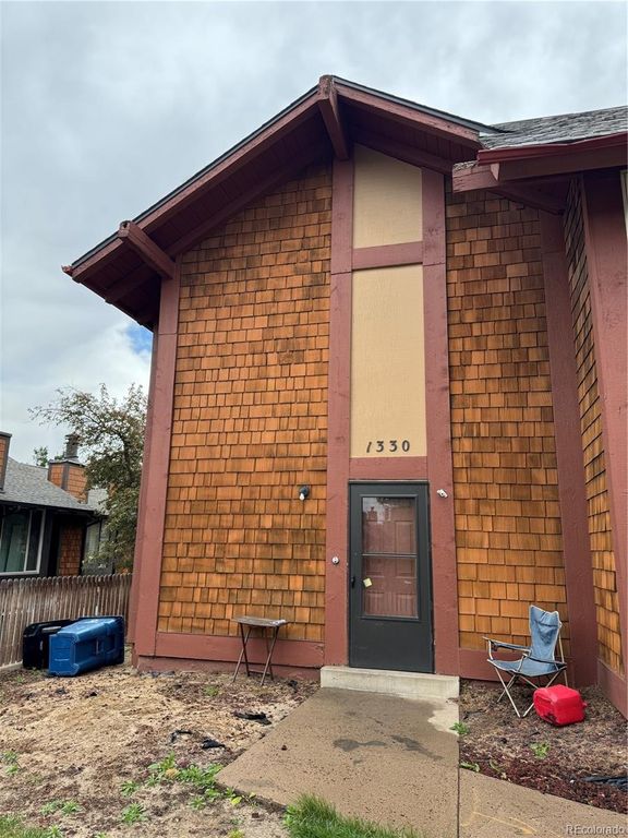 1330 S Dillon Way, Aurora, CO 80012