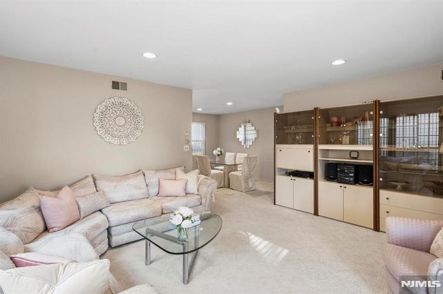 583B Kevin Court, Manchester, NJ 08759