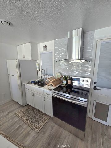 22725 Skylink Drive, Canyon Lake, CA 92587