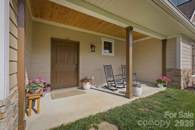 1510 High Valley Way, Lenoir, NC 28645