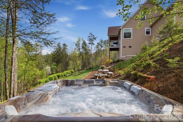 1510 High Valley Way, Lenoir, NC 28645