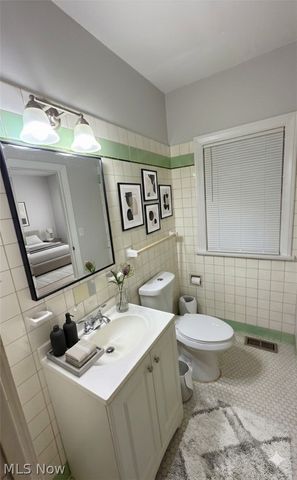 19627 Winslow Road, Shaker Heights, OH 44122