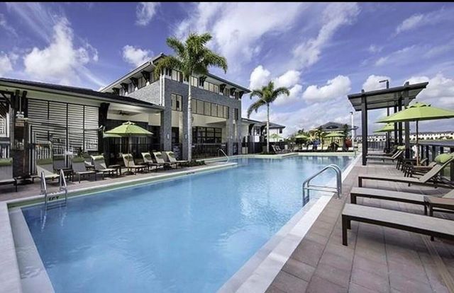 8810 NW 155th Terrace, Miami Lakes, FL 33018