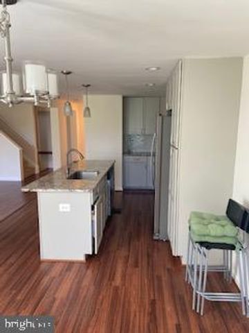 1823 N SHORE CT, Reston, VA 20190